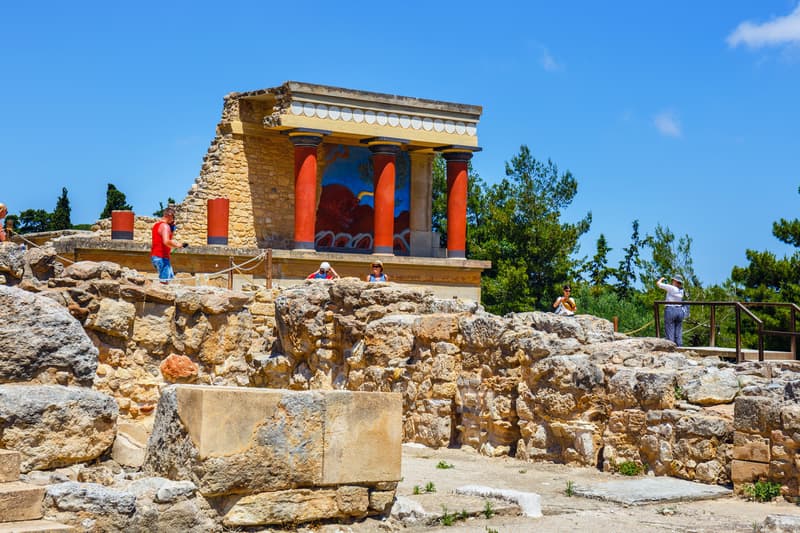 Knossos palace and Heraklion museum, (from Heraklion, Elounda, Agios Nikolaos and near by areas)