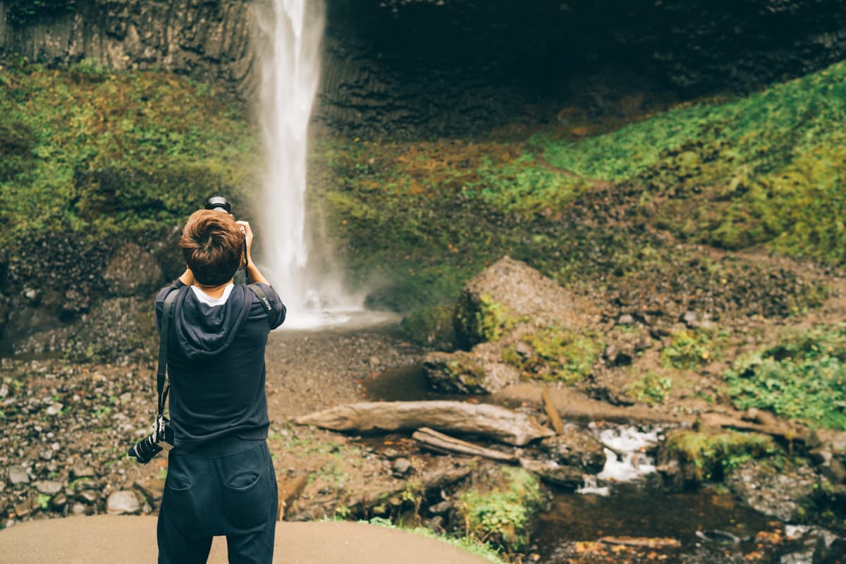 Morning Half-Day Multnomah Falls and Columbia River Gorge Waterfalls Tour from Portland
