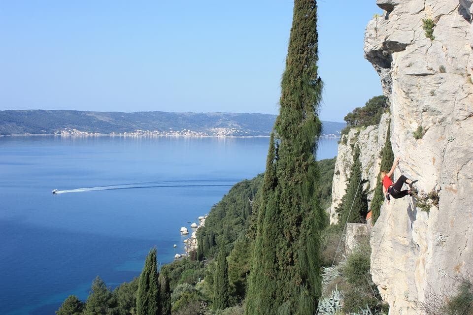 Split Sea Kayaking and Cliff Jumping
