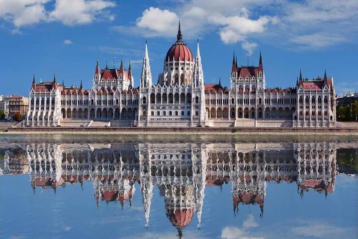 8 days European Highlights PRIVATE  TOUR from Budapest including Budapest Vienna Prague and Bratislava