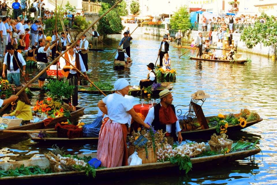 L'Isle-sur-la-Sorgue, Gordes and Roussillon: the most beautiful villages of Provence