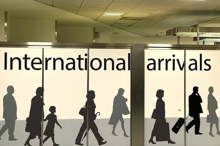 Gatwick Airport Private Transfers to/from London (Postcode E1 to E14)