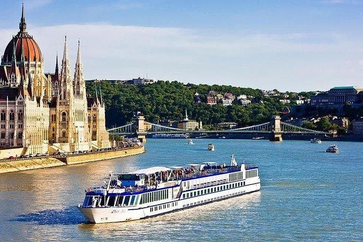 Budapest all in one: private 6 hours city tour& cruise, private airport transfer