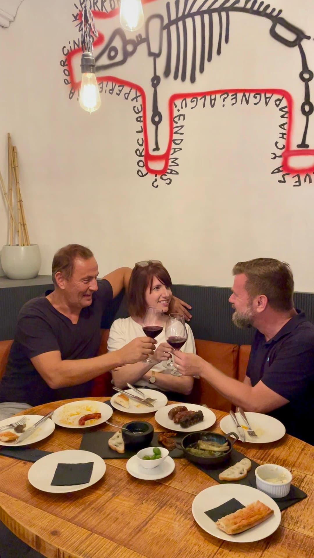 Barcelona Historic Walking Tour & Food Experience