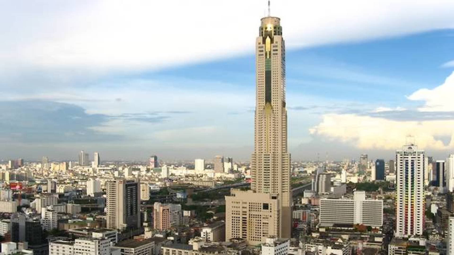 Lunch/Dinner at Baiyoke Sky Hotel with Observation Deck