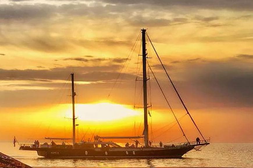 Alternative Sunset Yacht Sail “Aperitivo” for Adults Only from Mykonos