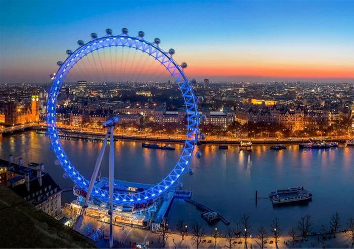 The lastminute.com London Eye Advance Ticket Champagne Experience
