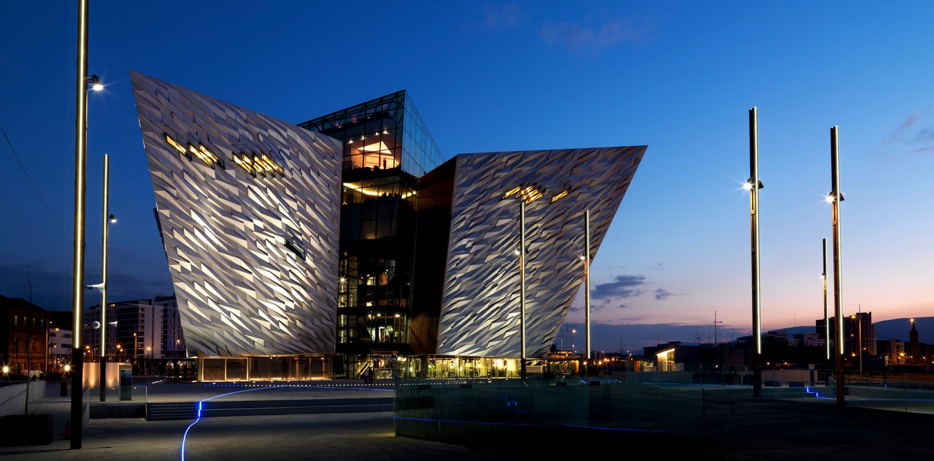 Titanic Experience and Giant's Causeway Tour from Belfast