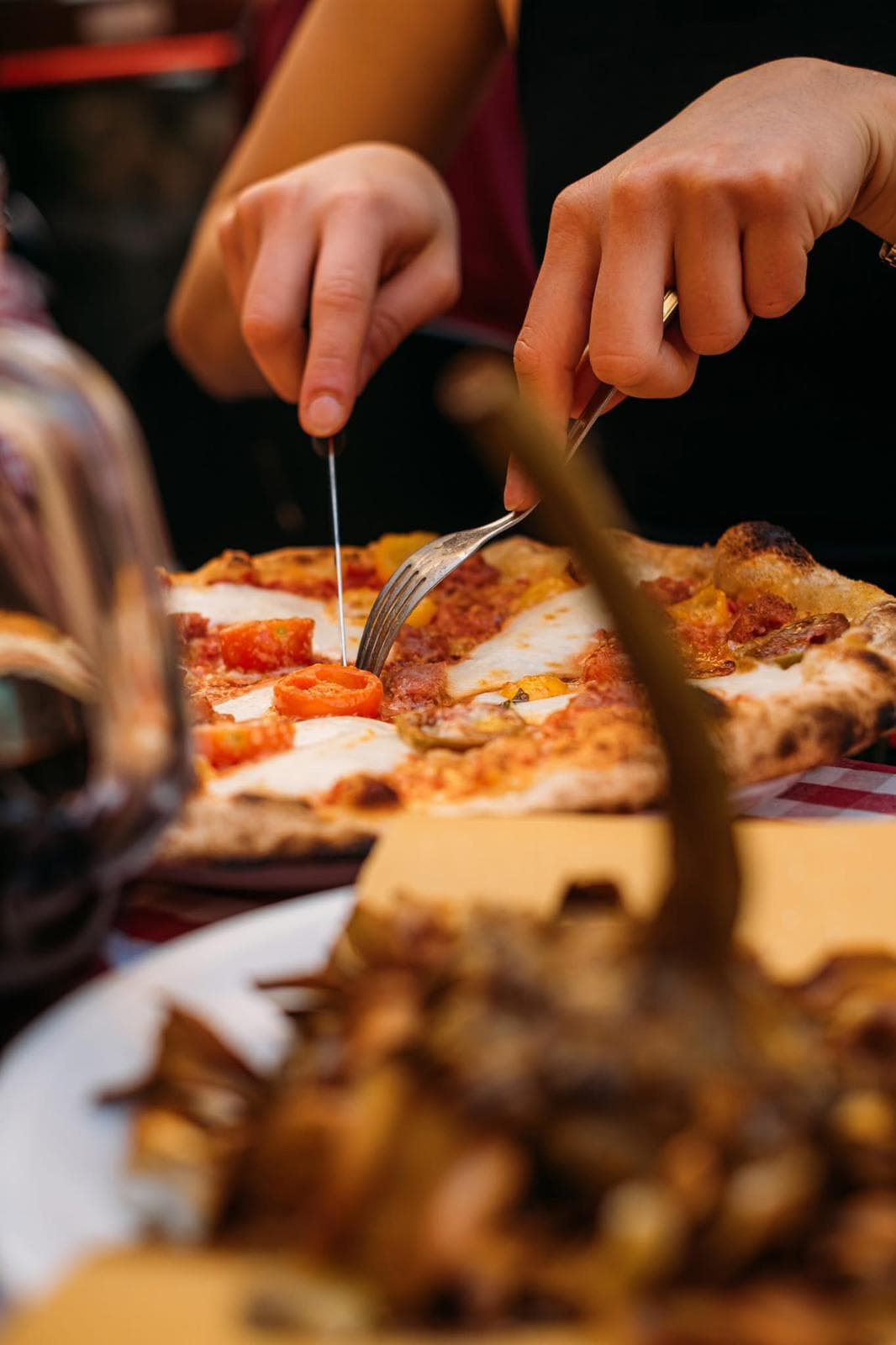 Tour gastronómico y vinícola en Trastevere: un viaje a los sabores de Roma