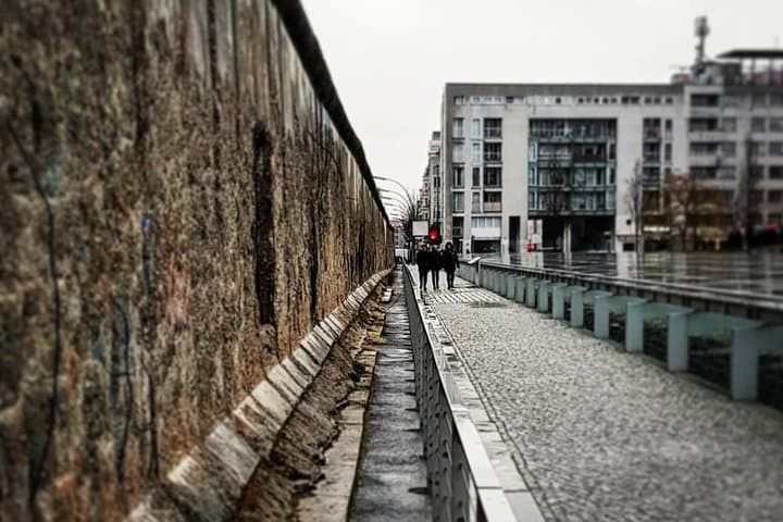 Private Behind the Berlin Wall & Cold War Berlin Tour