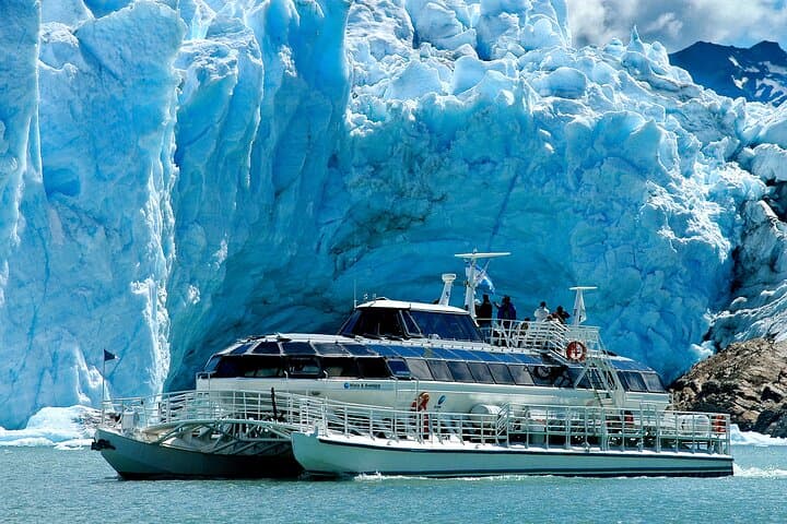 Perito Moreno Glacier - Calafate ( Footbridges and Navigation )