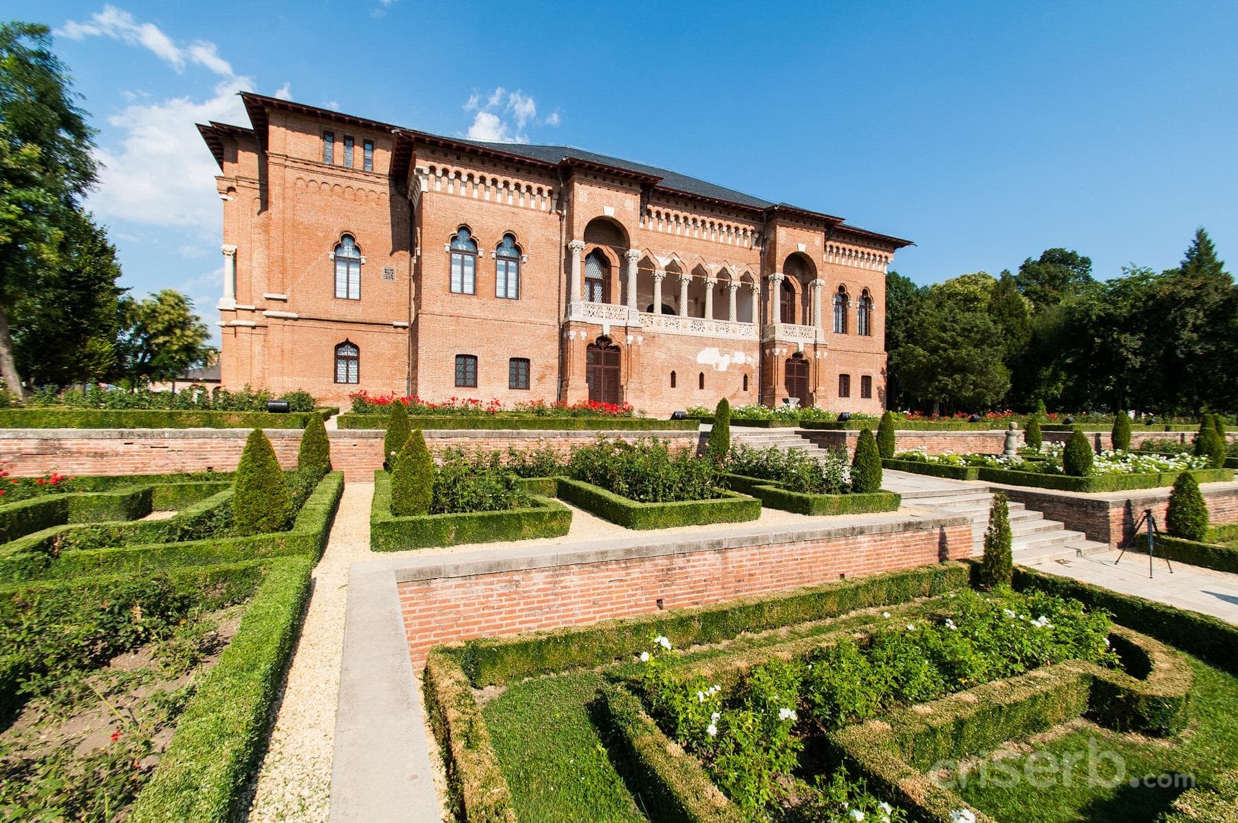 Half Day Tour to Snagov Monastery and Mogosoaia Palace