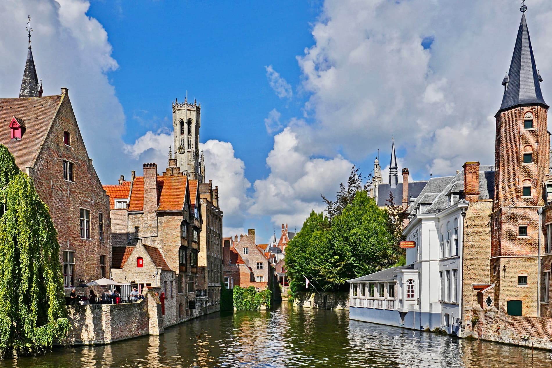 Bruges Small-group Full-Day Trip by Minivan from Paris