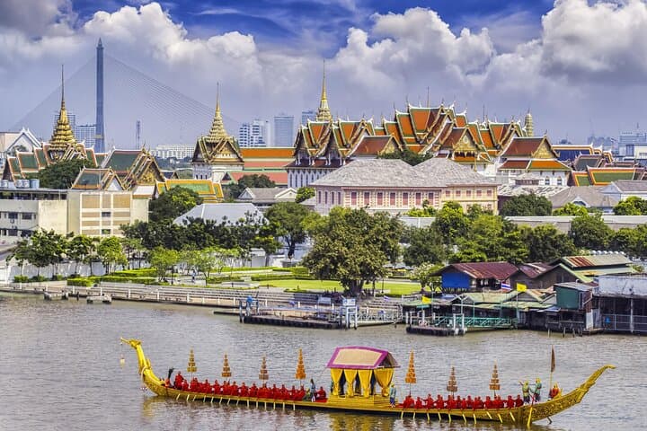 Bangkok’s Old Town and Temples Private Exploration Game