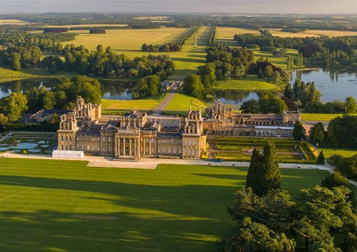 The Cotswolds and Blenheim Palace with Lunch in a Traditional British Pub