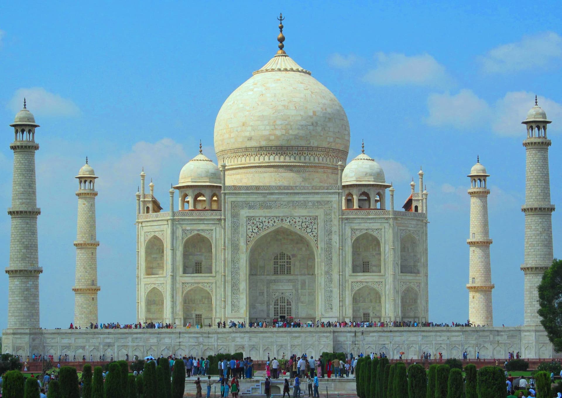 Agra Sightseeing tour Includes Guide and Private AC vehicle