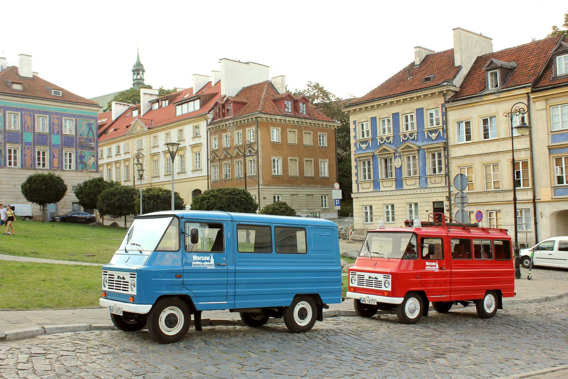 Classic Warsaw Private Tour by Retro Minibus