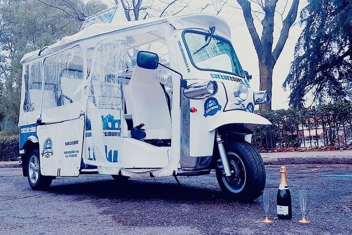 Romantic Private Tuk Tuk Tour of Madrid