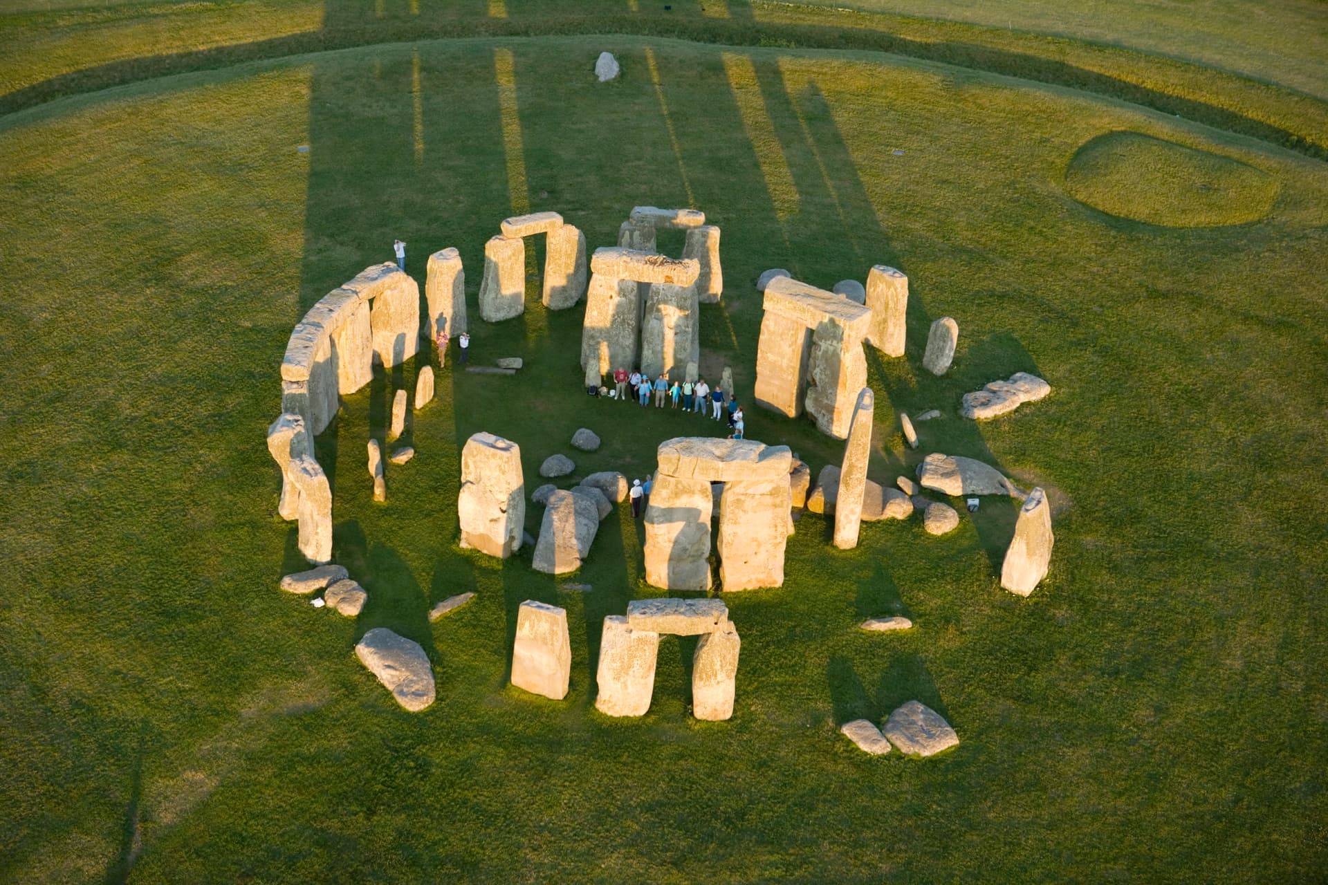 Stonehenge Special Access Guided Morning Tour from London