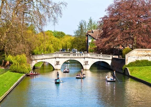 Windsor Castle, Oxford and Stonehenge Tour