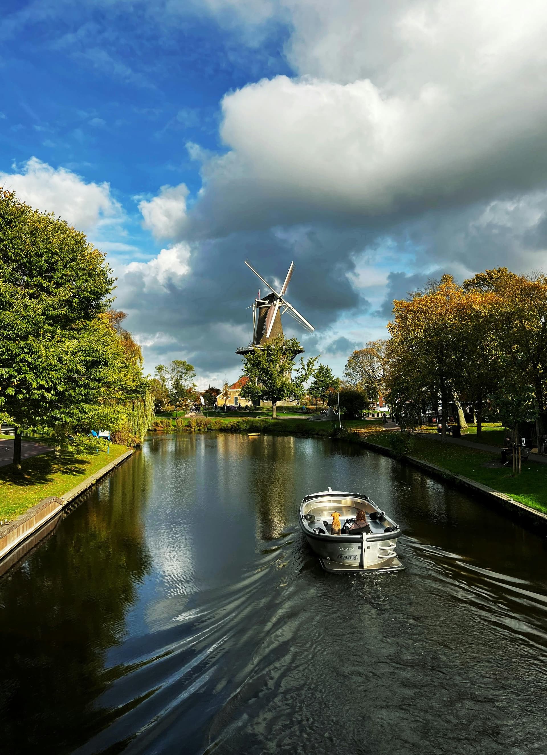Leiden and Haarlem Private Luxury Car Tour from Amsterdam