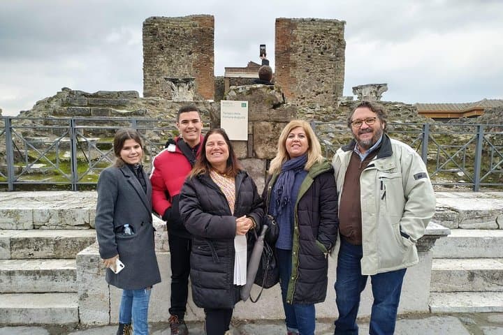 Visit Pompeii with the Archaeological Guide (2/3 hours)
