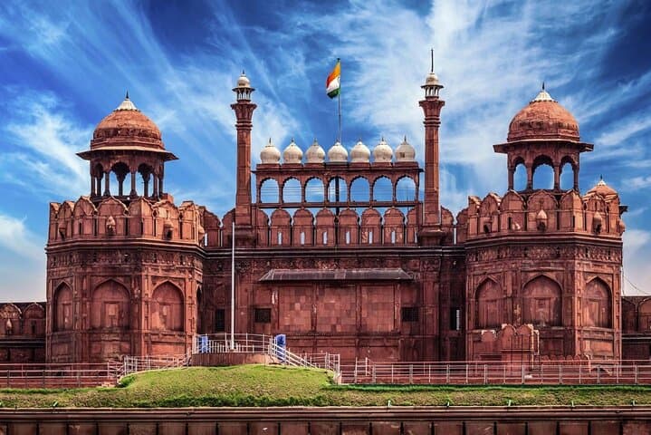 A Experience with Taj Mahal, Fort & Desert (8 Days)