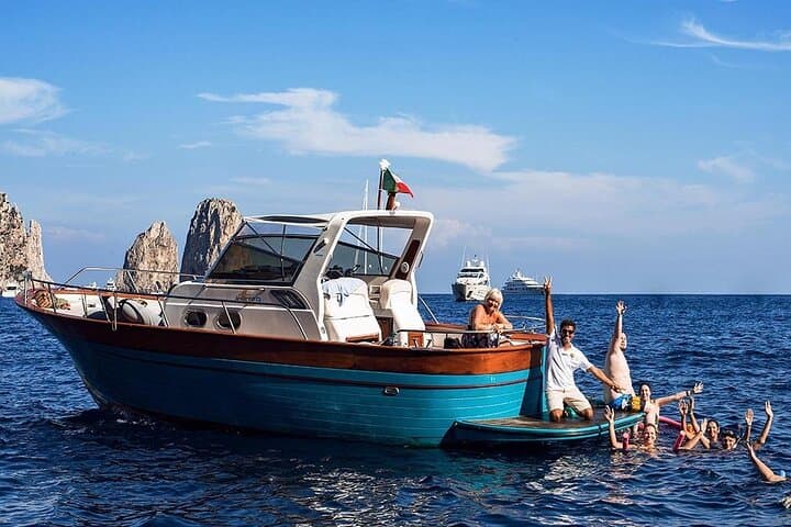 Discover Li Galli and Capri from Amalfi