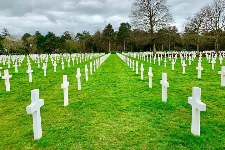 Normandy Battlefields D-Day Private Trip with VIP Services from Paris 