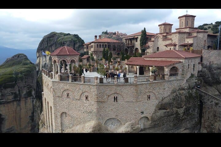 Meteora Private Full-Day Tour from Athens by VIP Minibus - A Geological and Spiritual Wonder