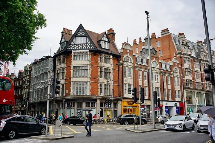 Private London Rock and Roll City Tour Exploration Game