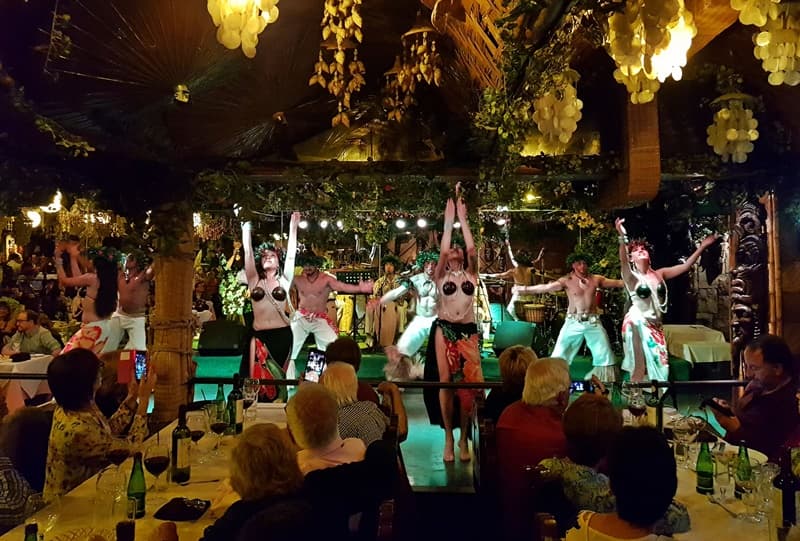 Chilean Folklore Show and Dinner with Private Transport