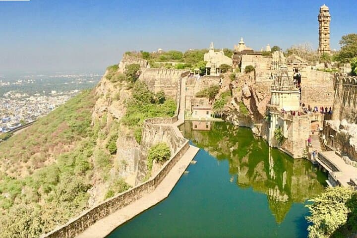 Drop Udaipur with Chittorgarh Fort from Pushkar 