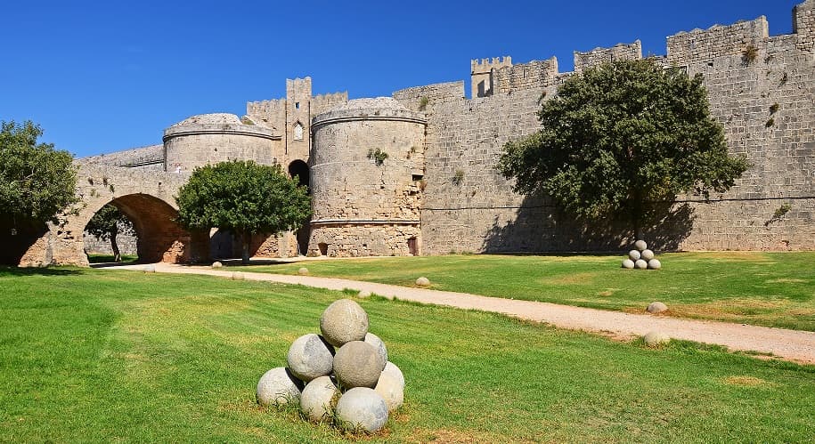 Rhodes City Half Day Bus Tour