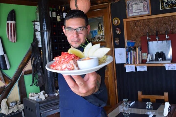 Crab Gastronomic Experience in Puerto Almanza from Ushuaia with Dinner
