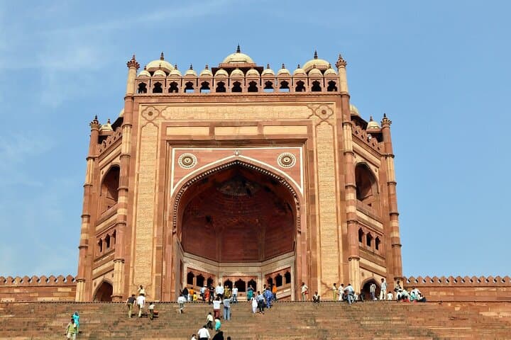 Private Tour of Fatehpur Sikri & Chand Baori with Jaipur Drop From Agra