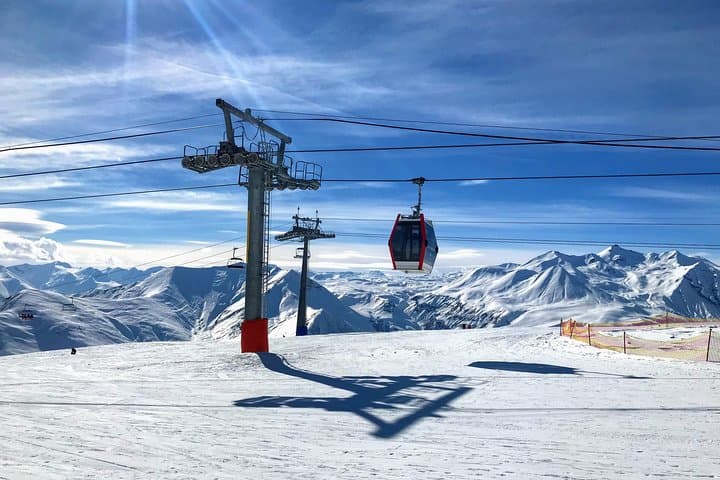 Winter Fun for Families: Sabaduri, Ananuri, Gudauri Adventure