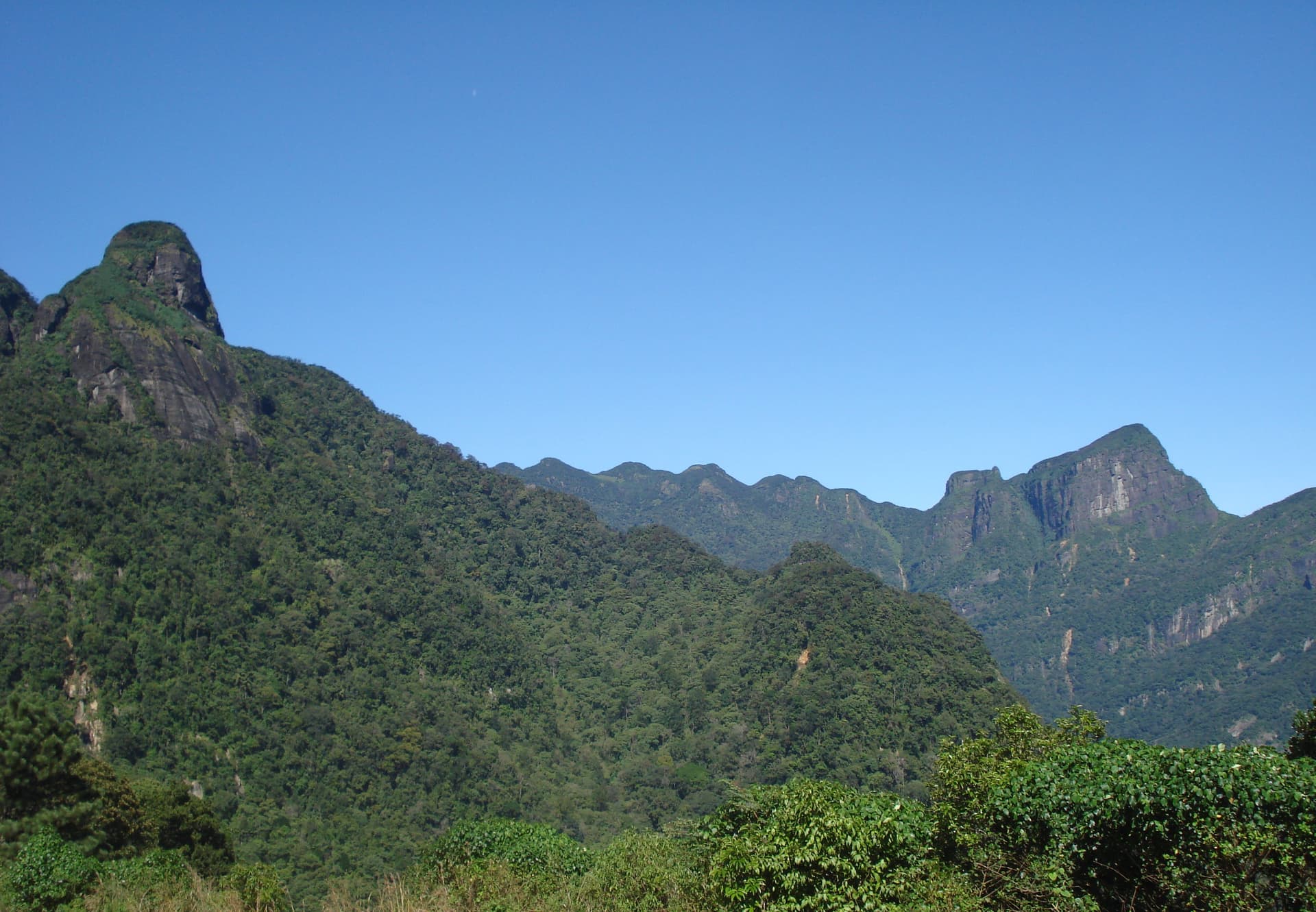 Active Trekking With Knuckles Mountain