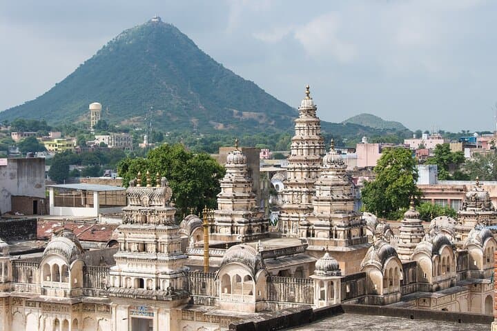 Visit Pushkar & Chittor Fort from Jaipur with Udaipur Drop.