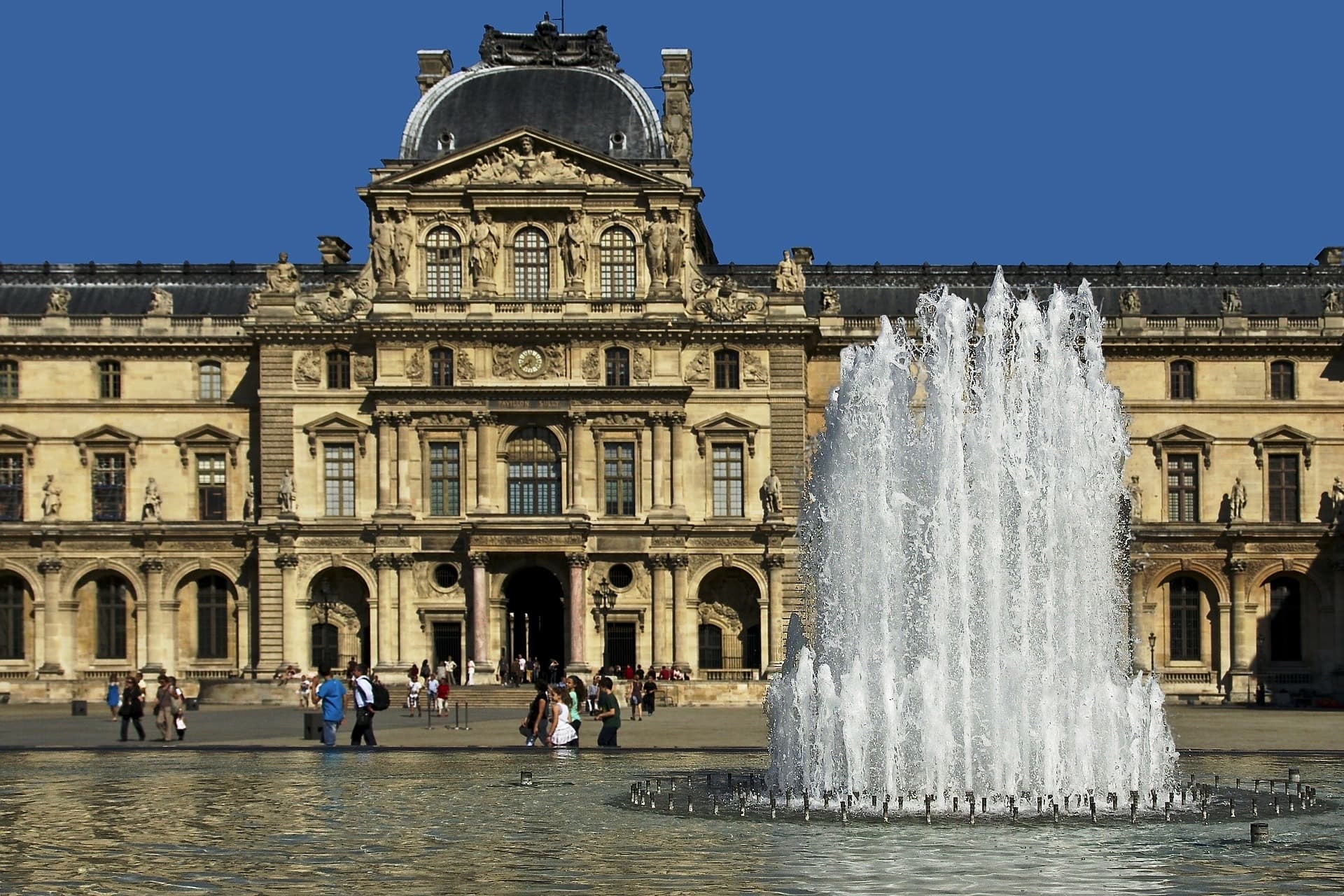 Private Paris Sightseeing & Versailles Day trip with Trianon, Palace and Gardens