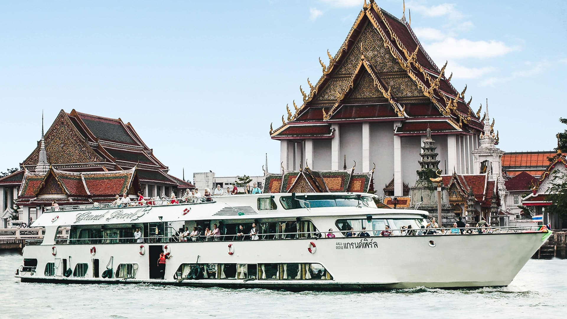 Grand Pearl Candlelit Dinner Cruise: A Night to Remember