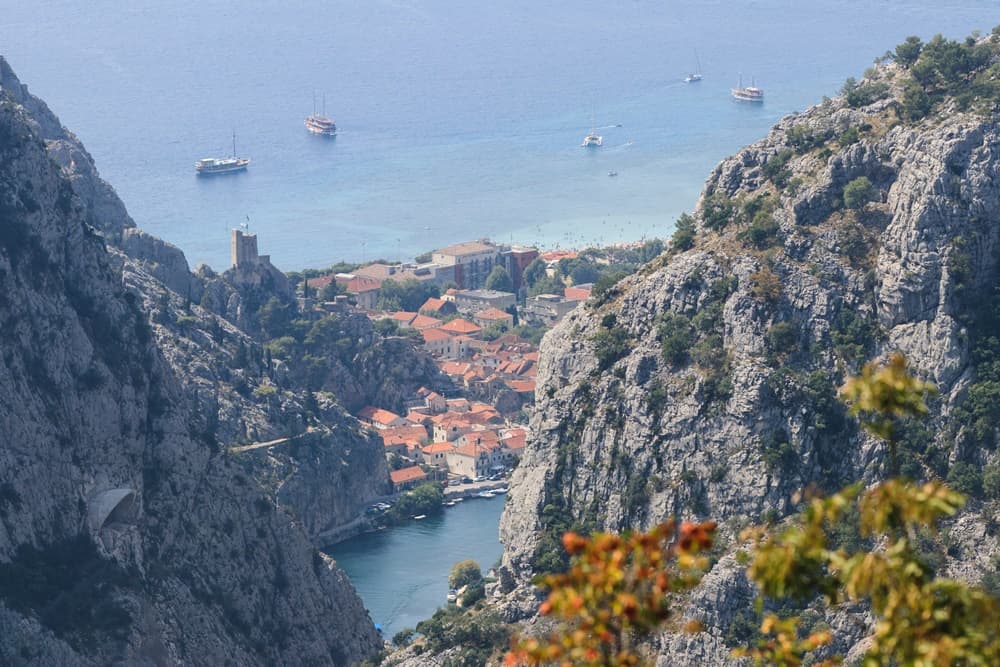 Omis and Cetina with Lunch - Half Day Trip from Split
