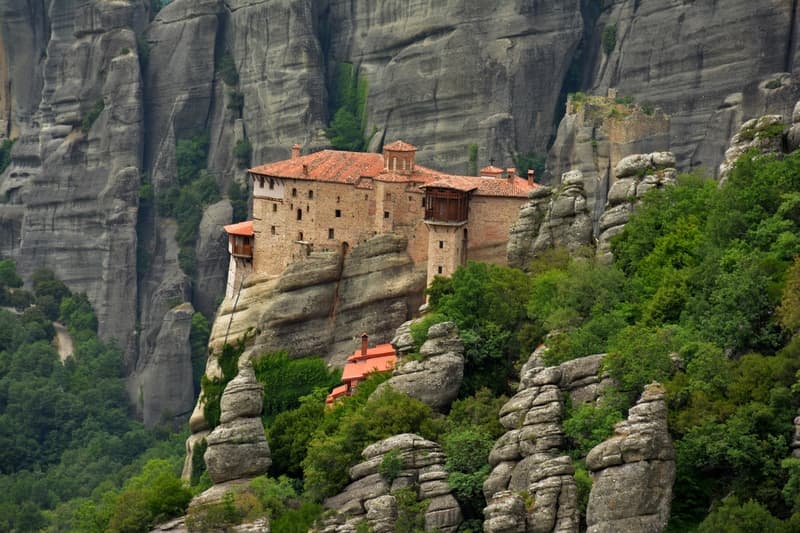 Meteora & Vergina Full Day Tour from Thessaloniki