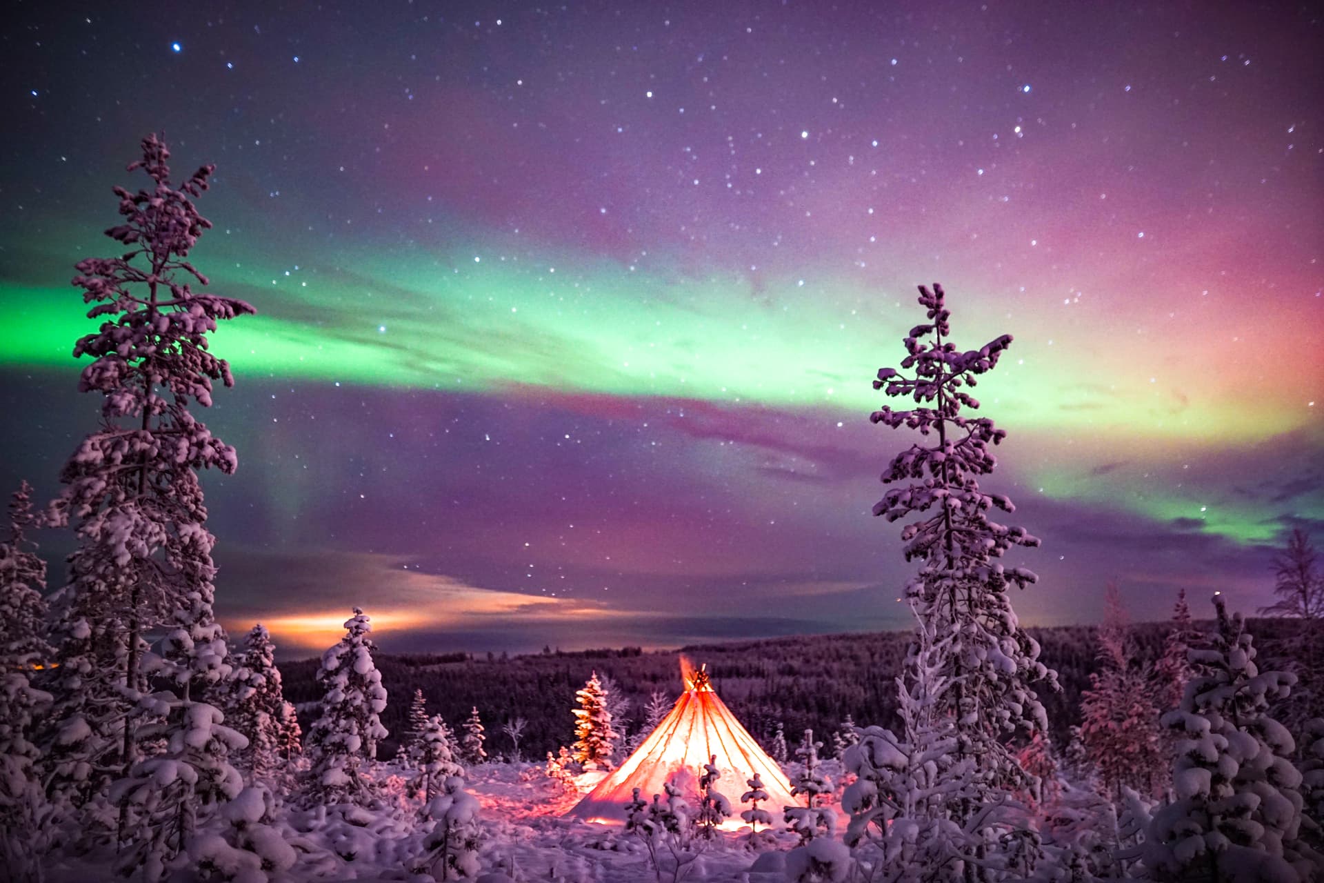Holiday Package: Aurora Adventurer Package