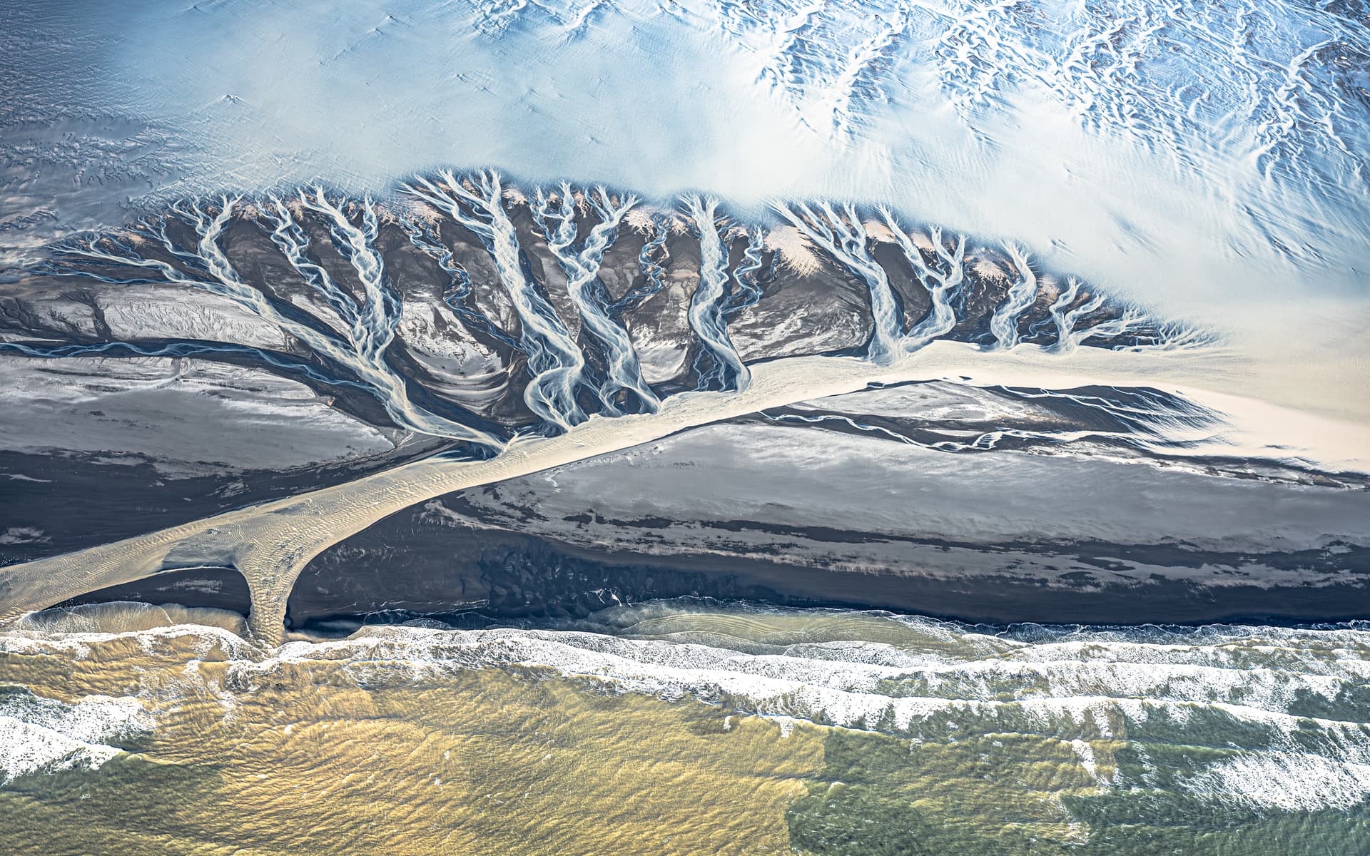 Black Sands & Riverbeds Airplane Tour from Skaftafell