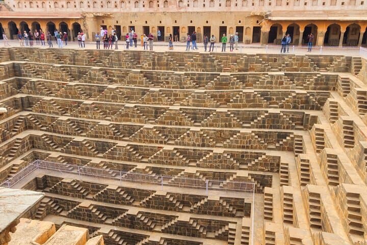 Private Tour of Chand Baori and Fatehpur Sikri from Jaipur With Agra Drop