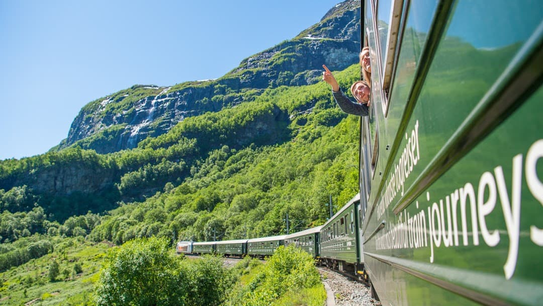 Private guided Bergen to Oslo tour, Premium Nærøyfjord Cruise, Flåm Railway & Bergen Railway