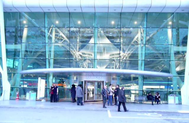 Private car transfer from Airport to Porto